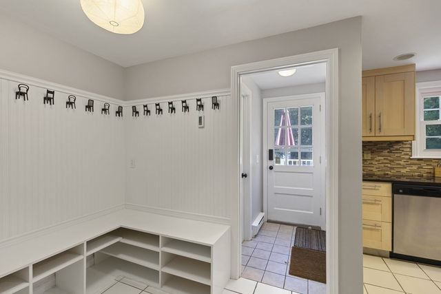 159 Bedford St 159, Lexington, MA 02420