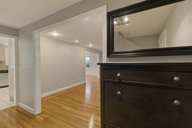 159 Bedford St 159, Lexington, MA 02420