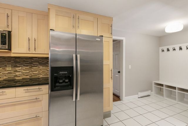 159 Bedford St 159, Lexington, MA 02420