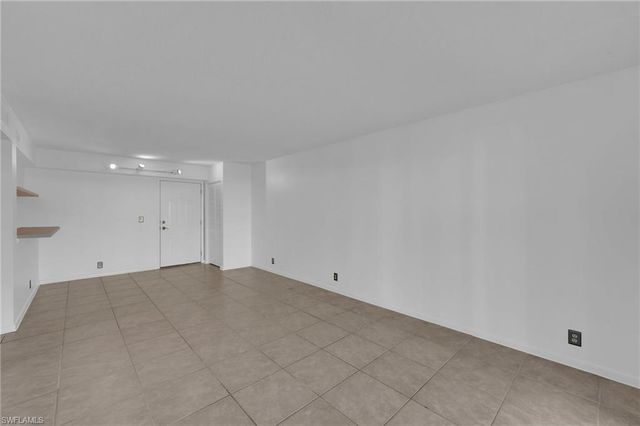 2875 Palm Beach BLVD 205, Fort Myers, FL 33916