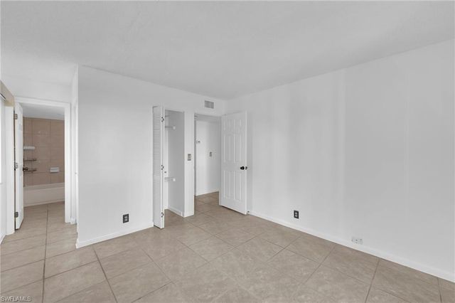 2875 Palm Beach BLVD 205, Fort Myers, FL 33916