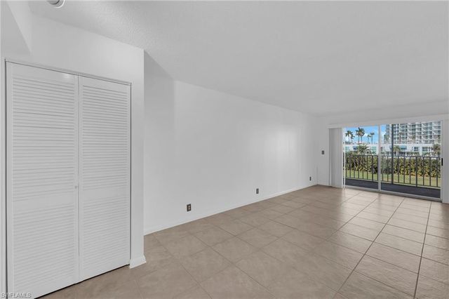 2875 Palm Beach BLVD 205, Fort Myers, FL 33916