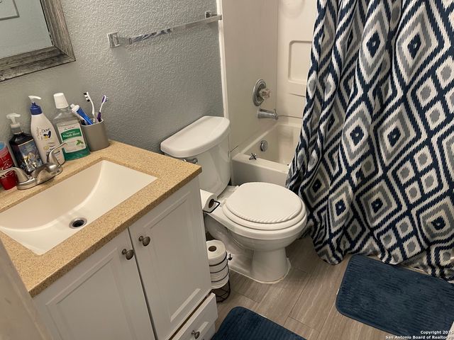 9858 MENARD CIR, San Antonio, TX 78245