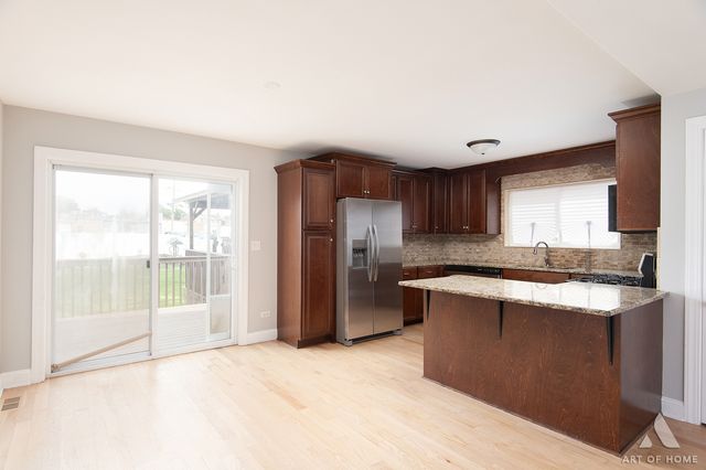 6120 W 98th Street, Oak Lawn, IL 60453