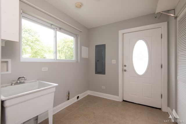 6120 W 98th Street, Oak Lawn, IL 60453