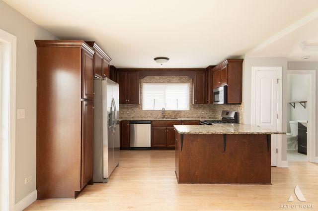 6120 W 98th Street, Oak Lawn, IL 60453