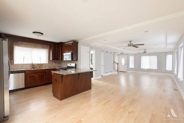 6120 W 98th Street, Oak Lawn, IL 60453