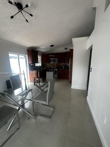 14952 SW 75th Ter, Miami, FL 33193