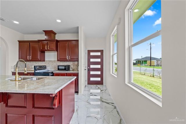 201 Contento Avenue, Donna, TX 78537