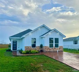 201 Contento Avenue, Donna, TX 78537