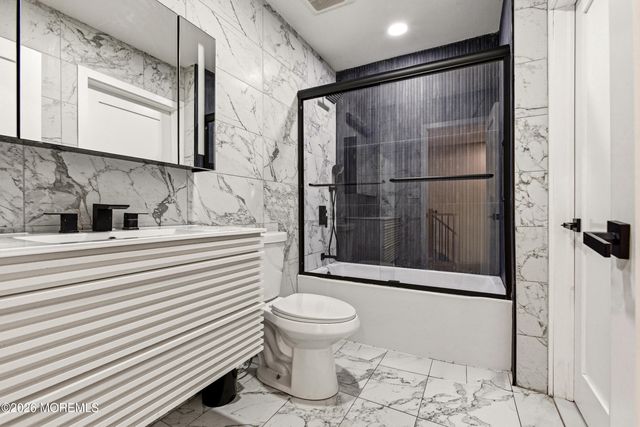 138 Stratford Place, Lakewood, NJ 08701