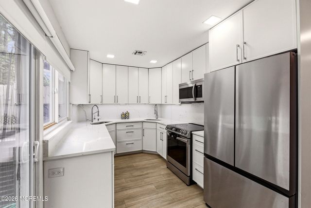 138 Stratford Place, Lakewood, NJ 08701