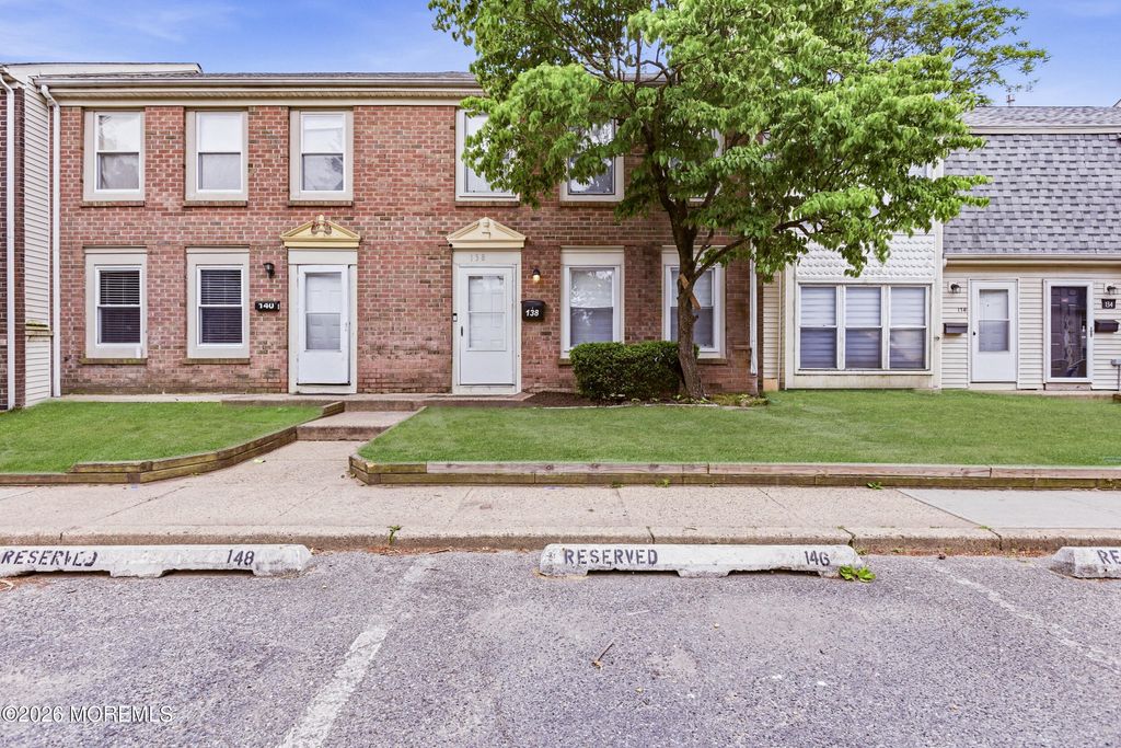 138 Stratford Place, Lakewood, NJ 08701