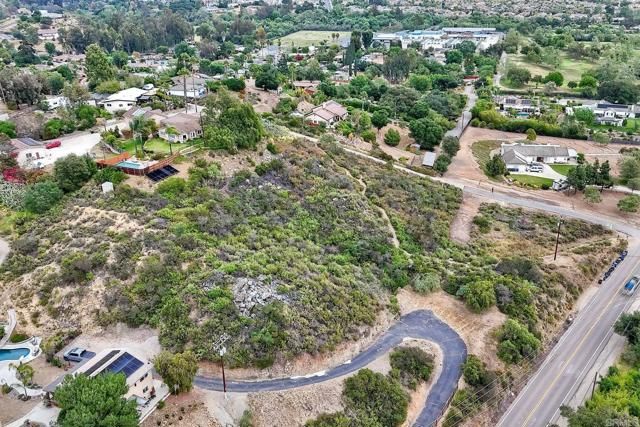 25183 Jesmond Dene Rd, Escondido, CA 92026