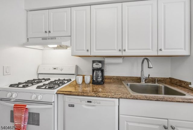 605 Grove St 16, Clifton City, NJ 07013