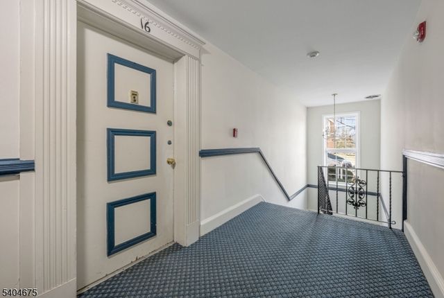 605 Grove St 16, Clifton City, NJ 07013