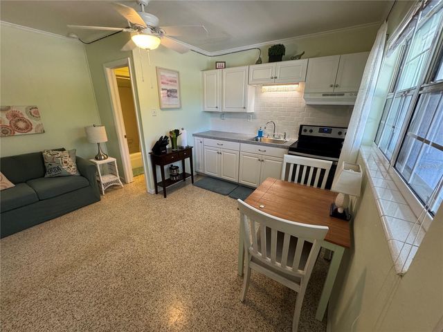 104 BASE AVENUE W C, Venice, FL 34285