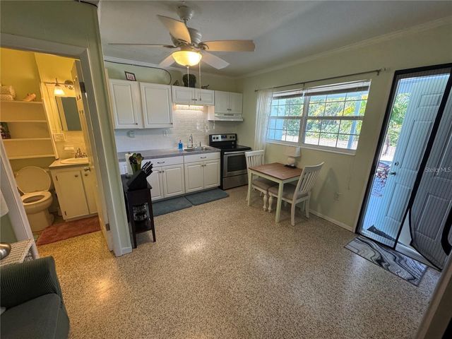 104 BASE AVENUE W C, Venice, FL 34285