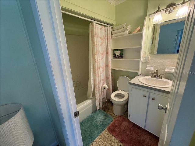 104 BASE AVENUE W C, Venice, FL 34285