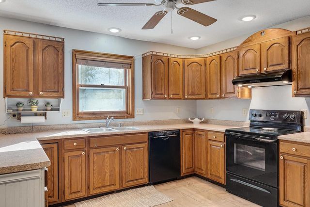 4304 Meadowlark LANE, La Crosse, WI 54601