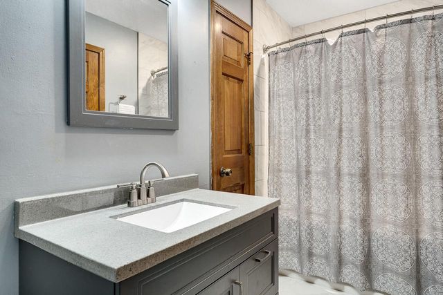 4304 Meadowlark LANE, La Crosse, WI 54601