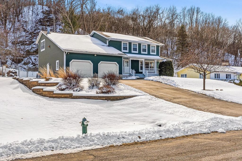 4304 Meadowlark LANE, La Crosse, WI 54601