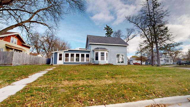 203 Trott Avenue SE, Willmar, MN 56201