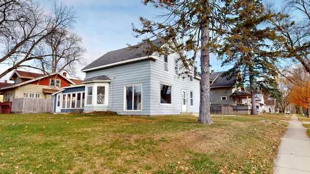 203 Trott Avenue SE, Willmar, MN 56201