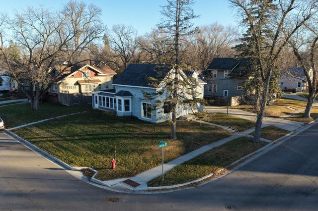 203 Trott Avenue SE, Willmar, MN 56201