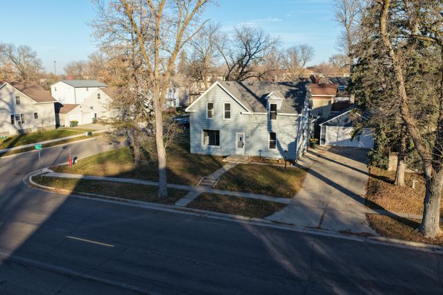 203 Trott Avenue SE, Willmar, MN 56201