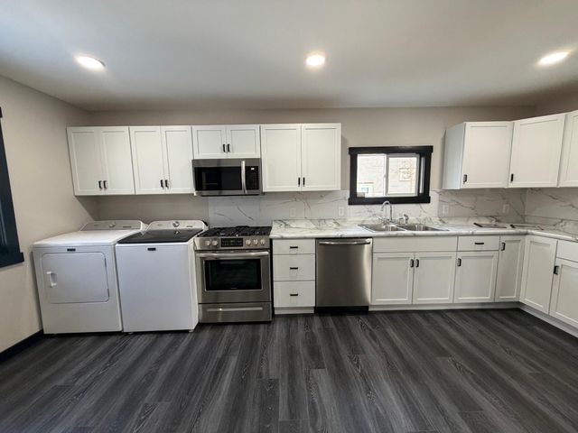 203 Trott Avenue SE, Willmar, MN 56201