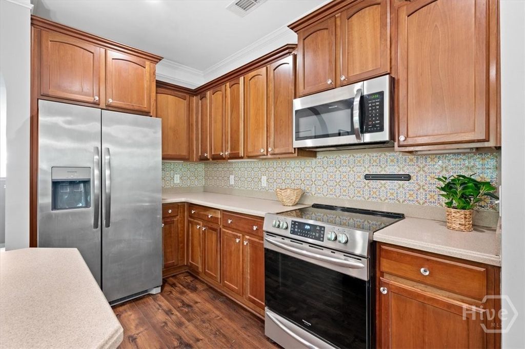 Image 15 of property listing at 2604 River Oaks Drive, Richmond Hill, GA 31324