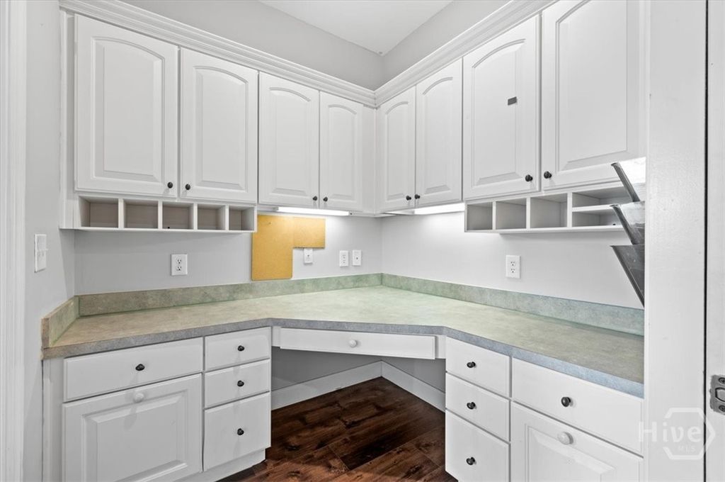 Image 28 of property listing at 2604 River Oaks Drive, Richmond Hill, GA 31324