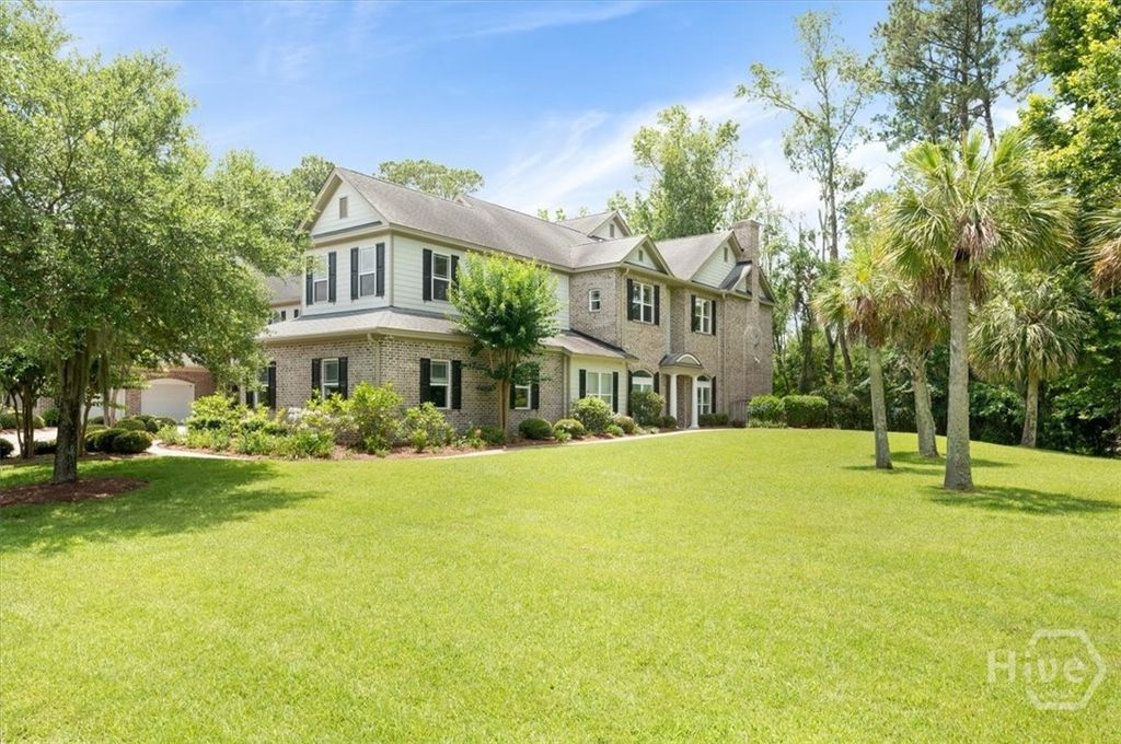 Image 7 of property listing at 2604 River Oaks Drive, Richmond Hill, GA 31324