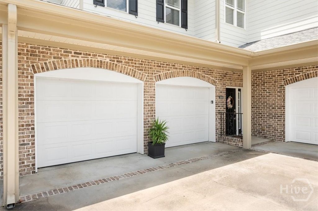 Image 8 of property listing at 2604 River Oaks Drive, Richmond Hill, GA 31324