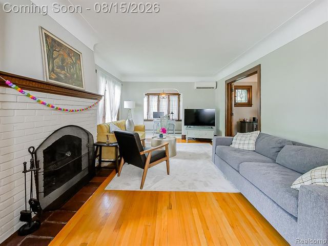 321 Aqua Court, Royal Oak, MI 48073