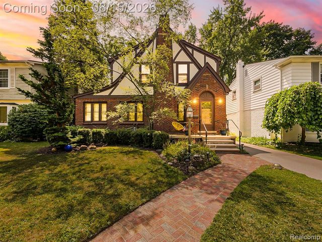 321 Aqua Court, Royal Oak, MI 48073