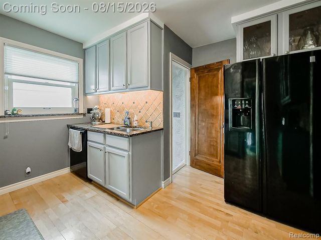 321 Aqua Court, Royal Oak, MI 48073