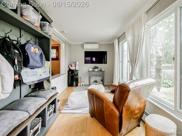 321 Aqua Court, Royal Oak, MI 48073