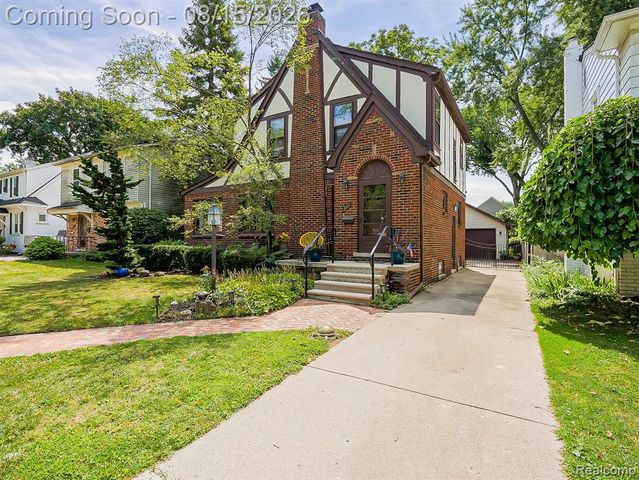 321 Aqua Court, Royal Oak, MI 48073