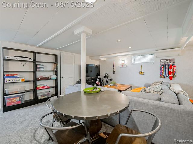 321 Aqua Court, Royal Oak, MI 48073