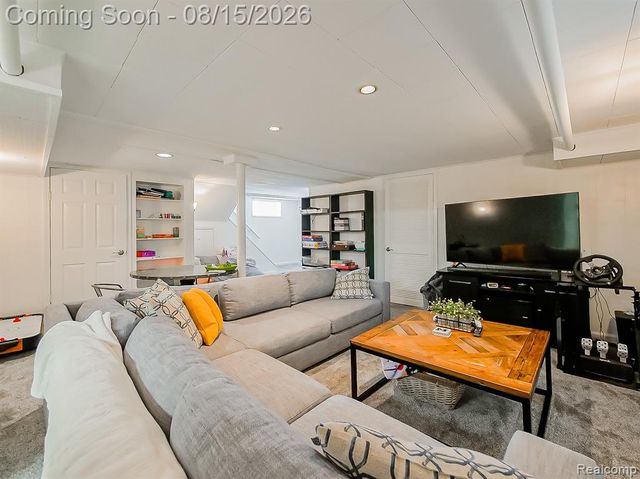 321 Aqua Court, Royal Oak, MI 48073