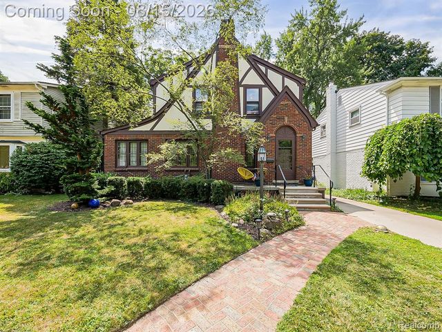321 Aqua Court, Royal Oak, MI 48073