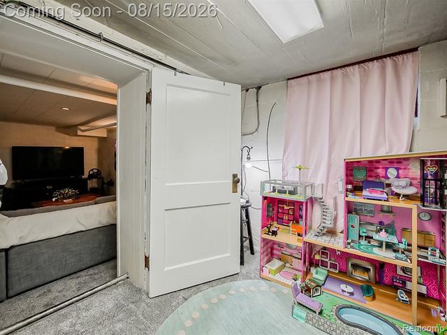 321 Aqua Court, Royal Oak, MI 48073