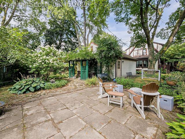 321 Aqua Court, Royal Oak, MI 48073