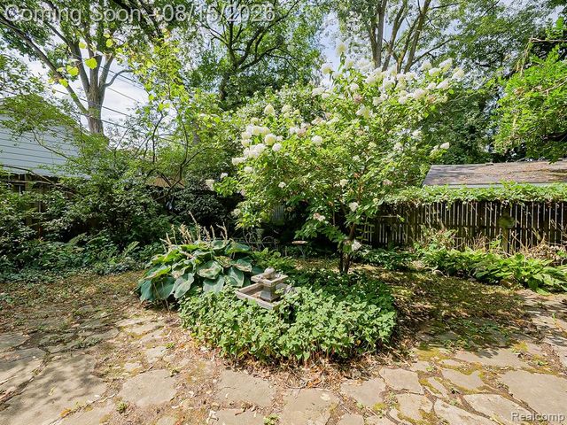 321 Aqua Court, Royal Oak, MI 48073