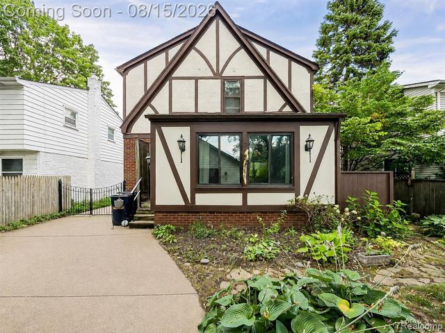 321 Aqua Court, Royal Oak, MI 48073
