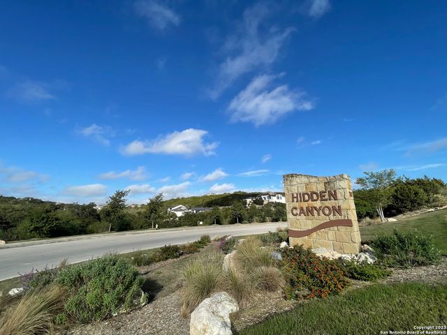 619 Winding Ravine, San Antonio, TX 78258