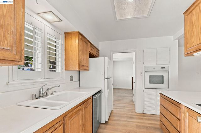 39628 Banyan Tree Rd, Fremont, CA 94538