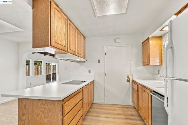 39628 Banyan Tree Rd, Fremont, CA 94538